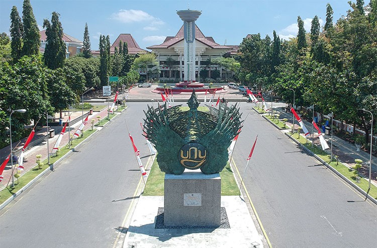 Perkuat Tata Kelola Desa, FEB UNY Gandeng UTM Malaysia Gelar FGD Diseminasi PKM