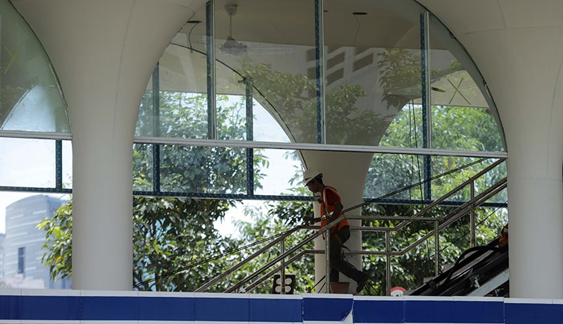 Transjakarta Matikan Lift dan Eskalator di Seluruh Halte imbas Sebaran Abu Vulkanik Gunung Anak Krakatau