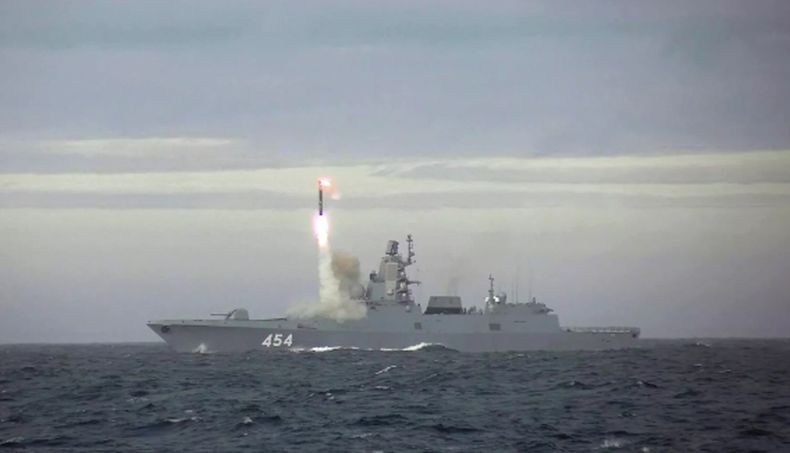 Rusia Hancurkan Kapal Kargo Bawa Senjata untuk Ukrina di Pulau Ular Laut Hitam