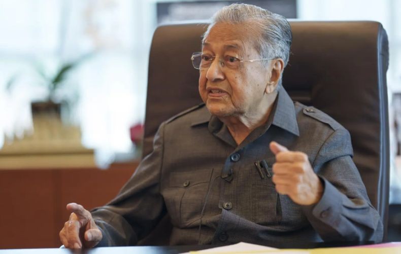 Usia Tembus Seabad, Mantan PM Malaysia Mahathir Mohamad Ulang Tahun Ke-101