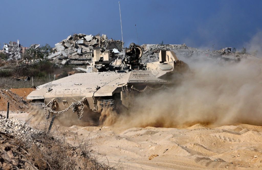 Perang di Mana-Mana, Israel Kekurangan Tentara dan Tank Parah