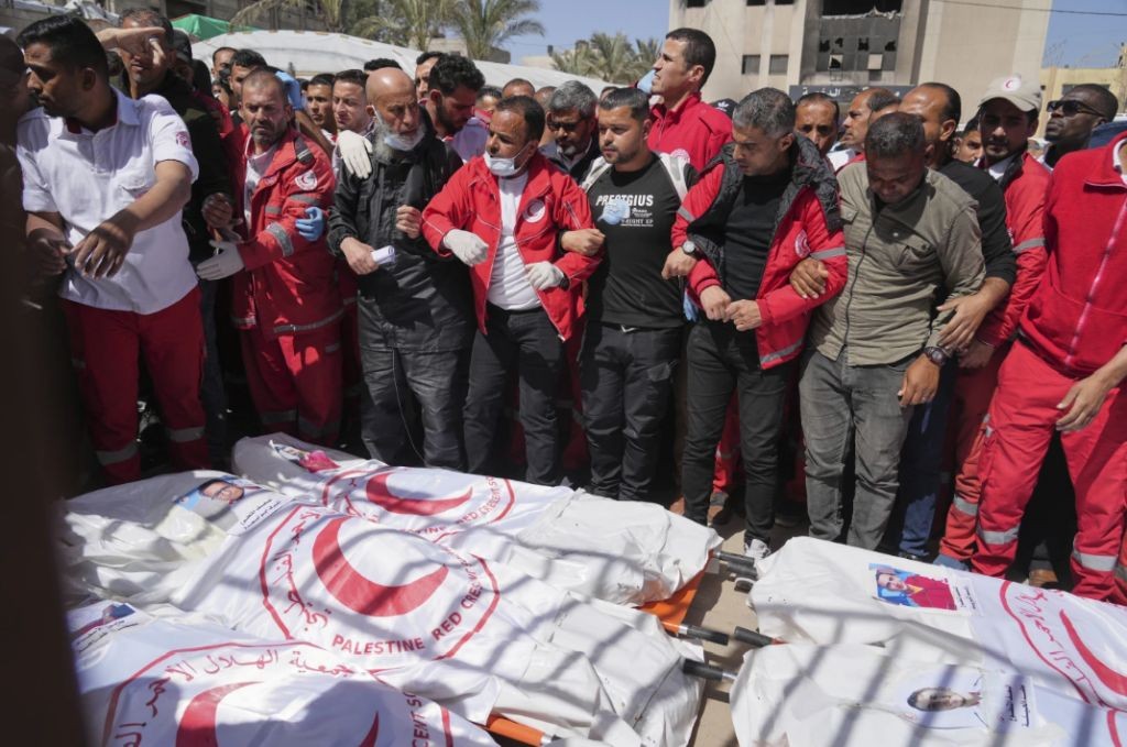 Brutal, Pasukan Israel Bombardir Prosesi Pemakaman Warga Gaza, 7 Orang Tewas