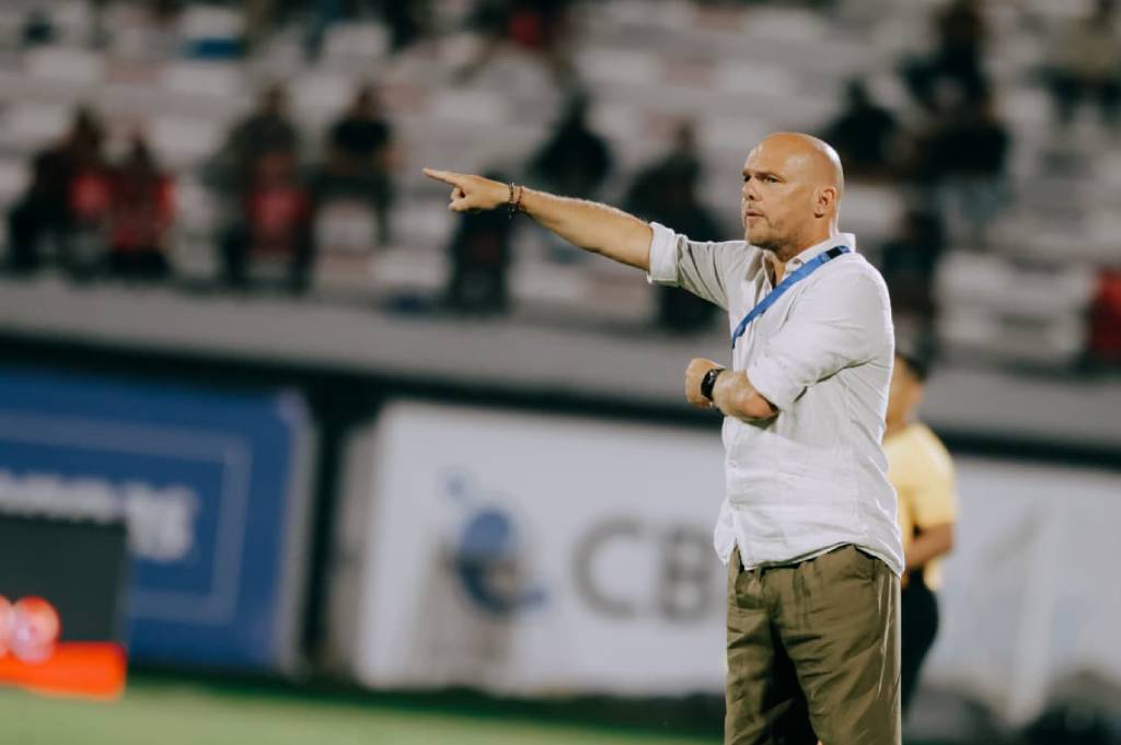 Bali United Tumbang 2 Kali di Pramusim, Johnny Jansen Beri Respons Mengejutkan
