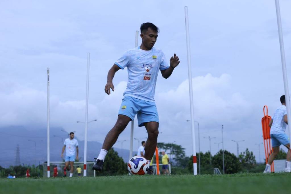 Robi Darwis Tinggalkan Persib, Manajemen Maung Bandung Buka Suara