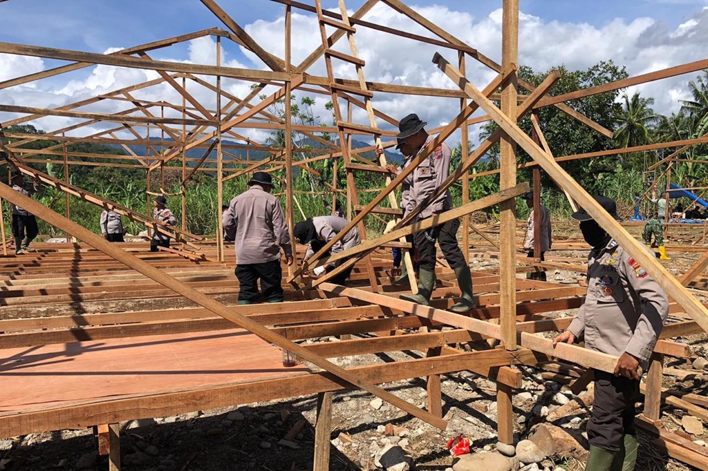 DPR Dorong Pemerintah Percepat Rehabilitasi Pascabencana Sumbar: Kejar Ketertinggalan