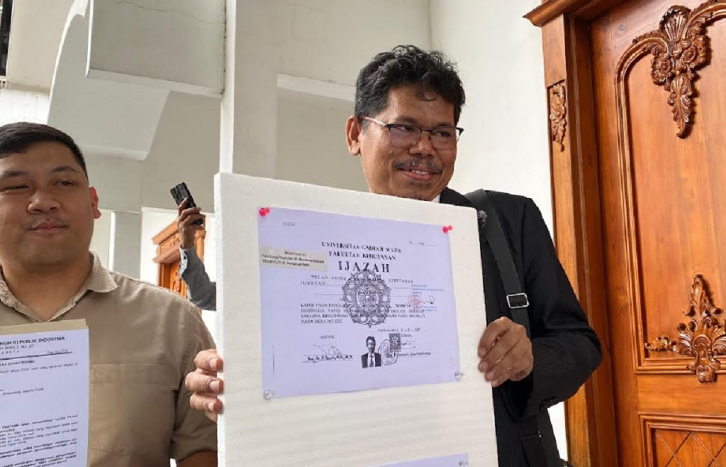Alasan Bonatua Adukan Pimpinan KPU ke DKPP: Tak Koreksi Lolosnya Dokumen Ijazah Jokowi