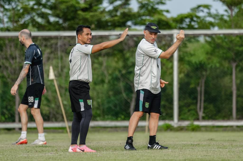 Bernardo Tavares Blak-blakan soal Pemain Asing Baru Persebaya, Ungkap Masalah yang Mengkhawatirkan