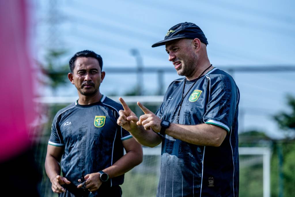Bernardo Tavares Bongkar Strategi Baru Persebaya, Jadwal Padat Paksa Program Pramusim Berubah Total