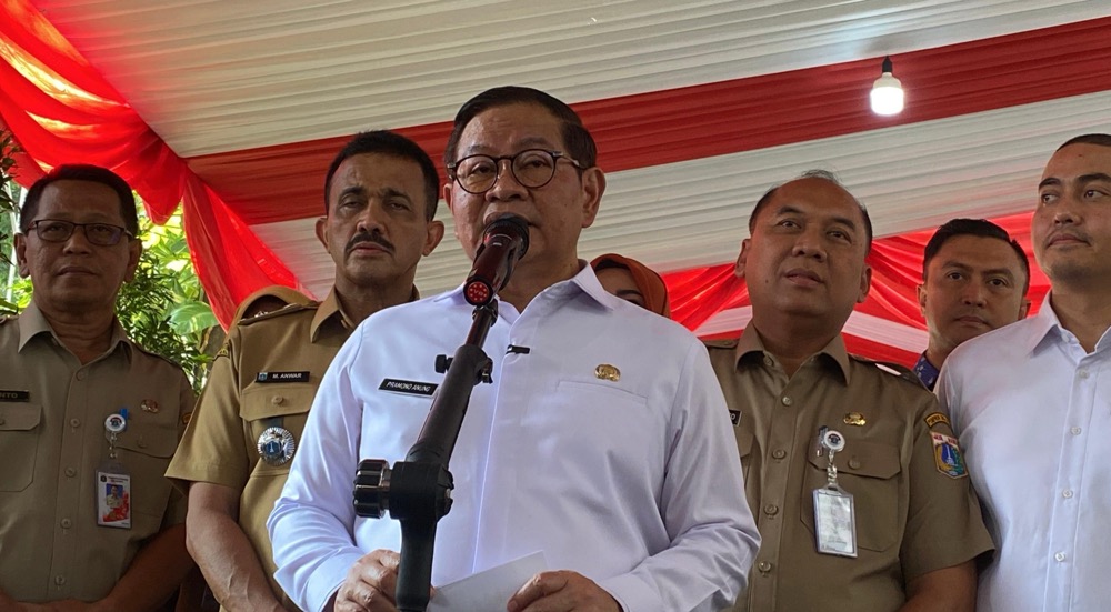 Pramono Ungkap Alasan JPO Senen Sentral Baru Dibuka Kembali