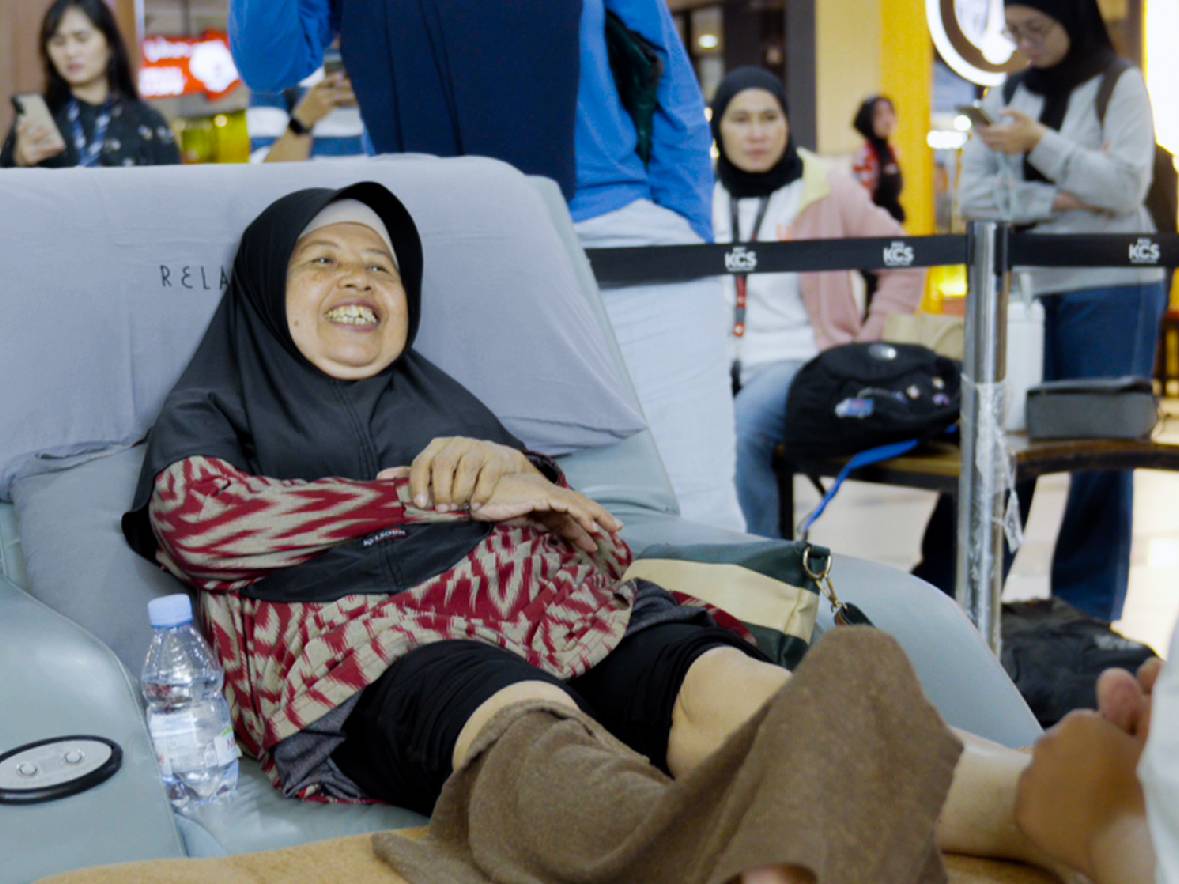 Viral 585 Lansia Dipijat Serentak se-Indonesia, Endingnya Raih Rekor MURI!