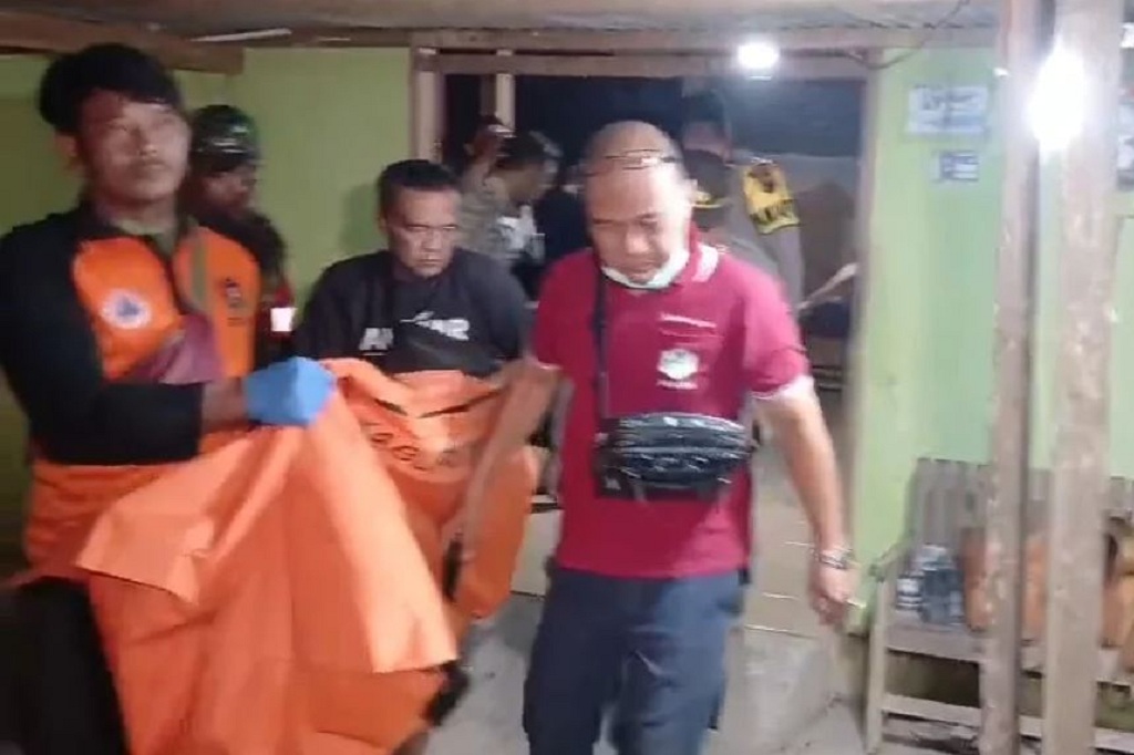 Sragen Gempar! Siswi SD Berseragam Pramuka Tewas dalam Rumah, Ibu Histeris
