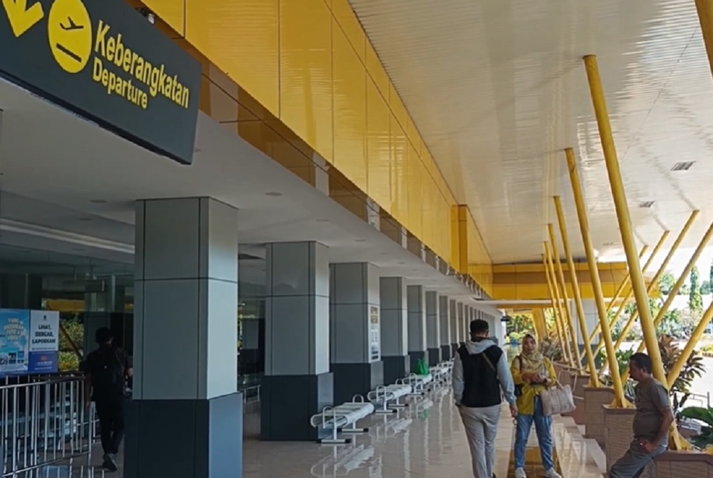 Bandara Frans Seda Ditutup 4 Hari Imbas Erupsi Gunung Lewotobi, 1.800 Penumpang Tertahan