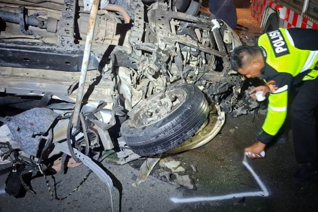 Kecelakaan Maut Ambulans Tabrak Truk Trailer di Tol Pekanbaru-Dumai, 3 Penumpang Tewas