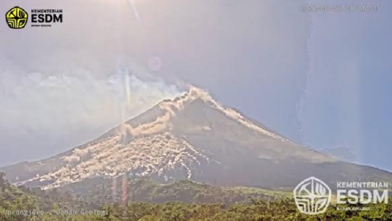Gunung Merapi Kembali Luncurkan Awan Panas 2 Kilometer, Status Siaga