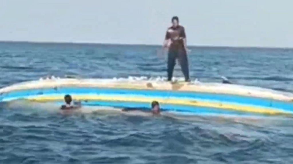 Kapal BUMDes Angkut 14 Ton Sembako Tenggelam di Perairan Probolinggo