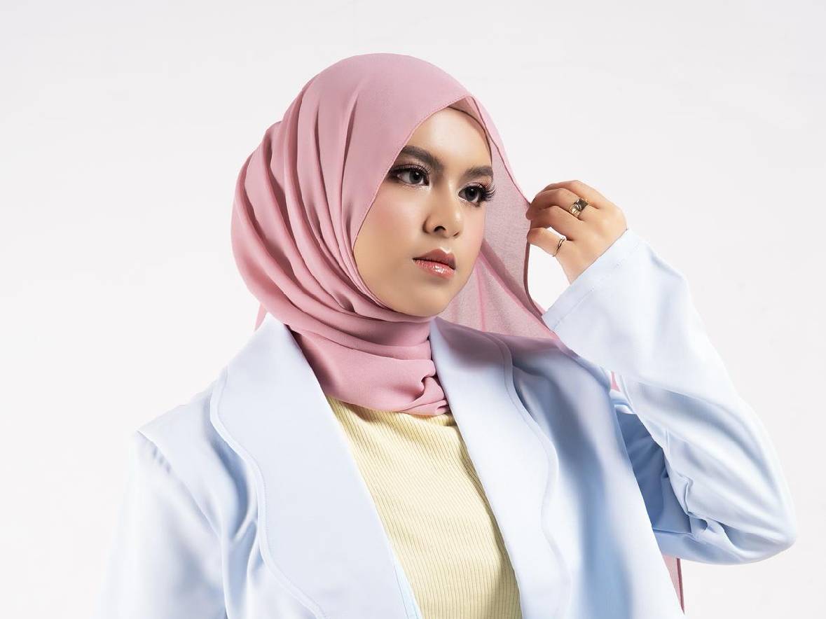 Nakei Curahkan Kegelisahan Menunggu Kepastian Lewat Lagu Setengah Hadir