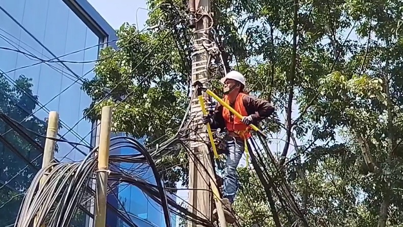 Penertiban Kabel Semrawut di Bandung, Lebih dari 4.000 Pengguna Internet Terdampak
