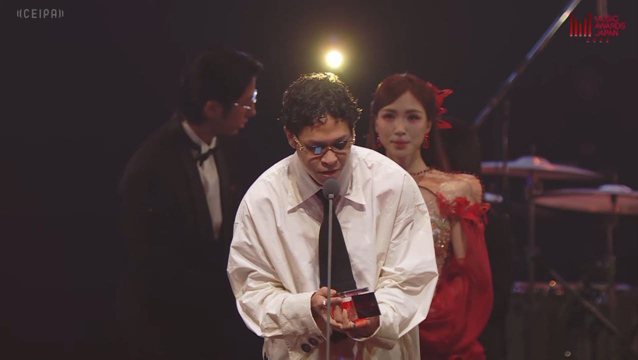 Menang Music Awards Japan 2026, Hindia Suarakan Pesan Perjuangan: Tinju ke Atas!