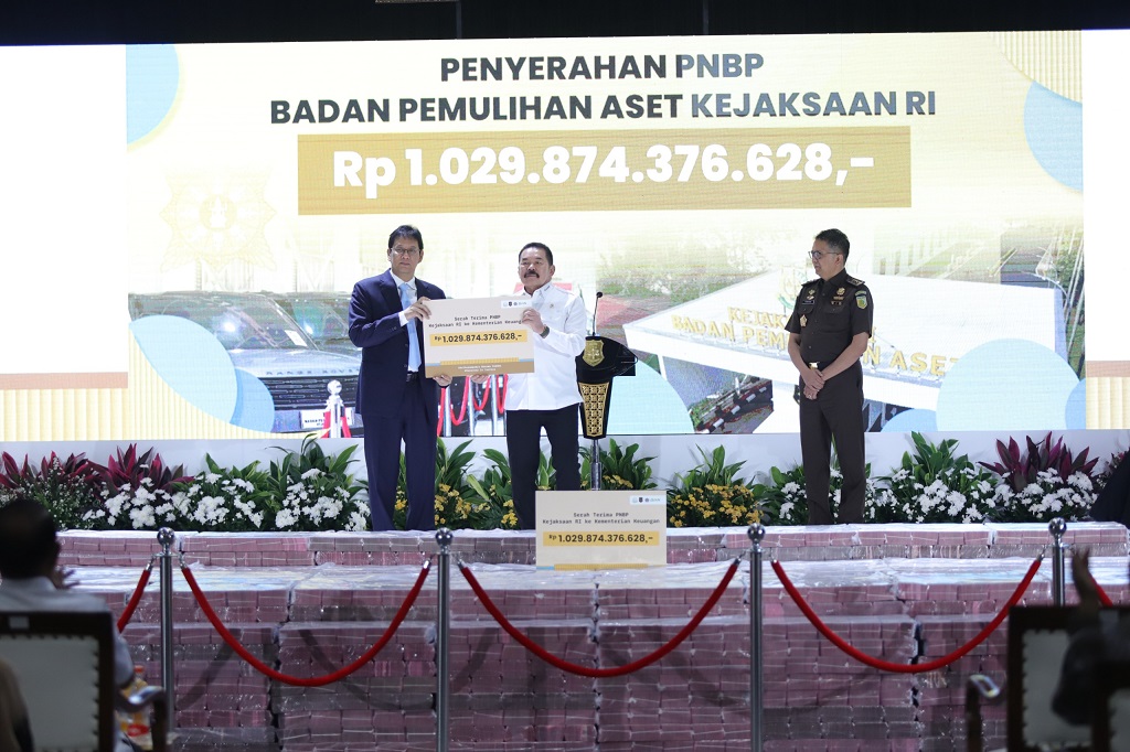 BPA Kejagung Serahkan Hasil Lelang hingga Penelusuran Aset Edi Tansil Senilai Rp1,02 Triliun ke Kemenkeu 