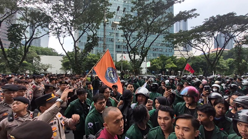Massa Mahasiswa Diadang Polisi di Semanggi, Hendak Gelar Demo di Patung Kuda