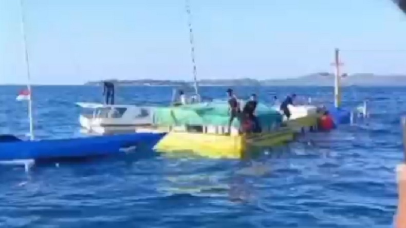 Tabrak Karang, Kapal Pengangkut Barang Tenggelam di Perairan Kangean Sumenep