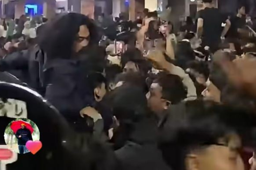 Viral Massa Datangi Mahasiswa Unnes Diduga Pelaku Pelecehan, Tuntut Minta Maaf