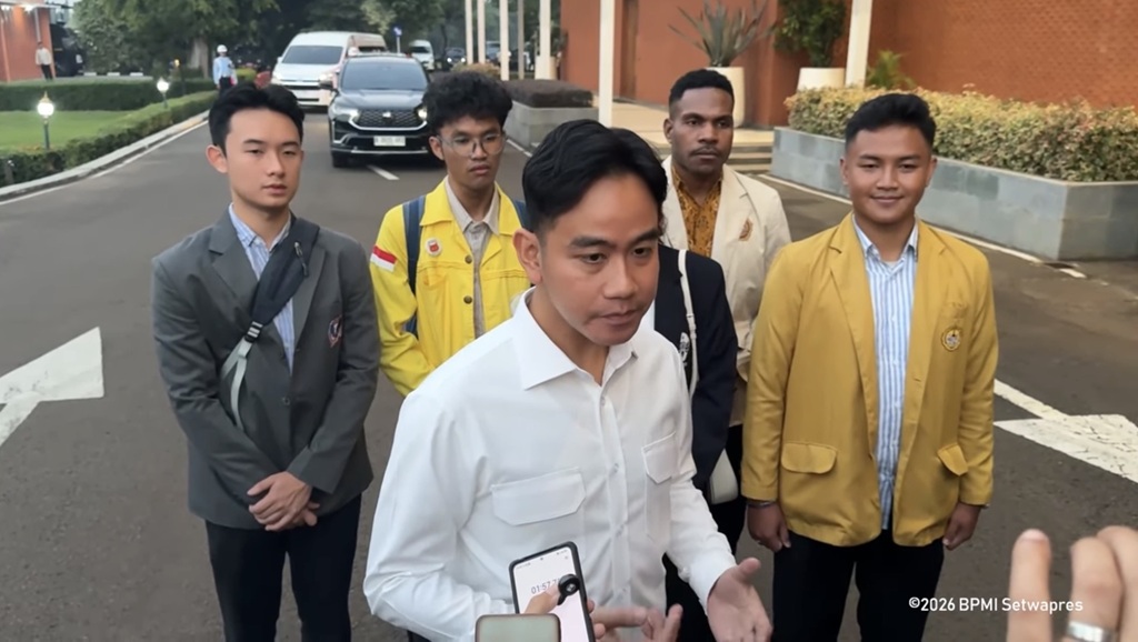 Gibran Ajak Mahasiswa Kunker ke Papua hingga Ende, Cek Program MBG dan Kopdes Merah Putih