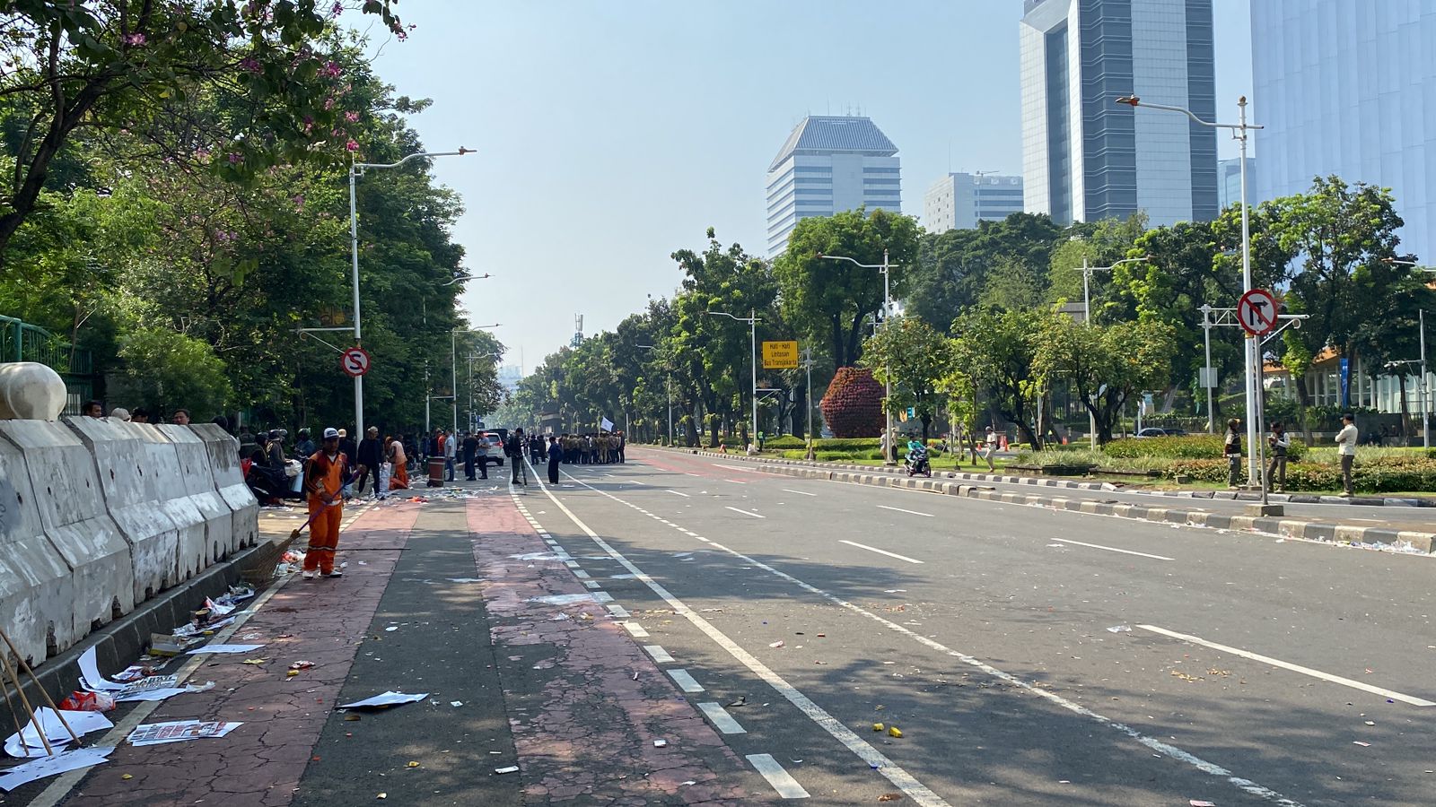 Aksi Unjuk Rasa Dukung Prabowo Rampung, Jalan Medan Merdeka Selatan Kembali Dibuka