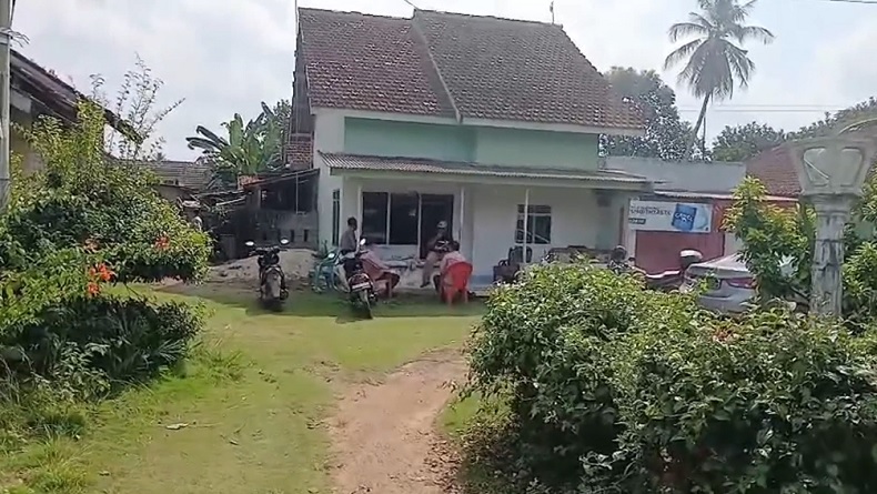 Sadis! Pria Lansia di Lampung Bacok Tetangga, 3 Orang Terluka