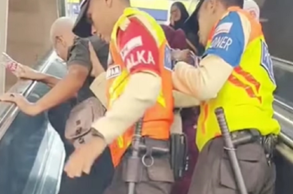 Viral Eskalator Stasiun Bekasi Diduga Berjalan Mundur hingga Penumpang Jatuh, KCI Klarifikasi