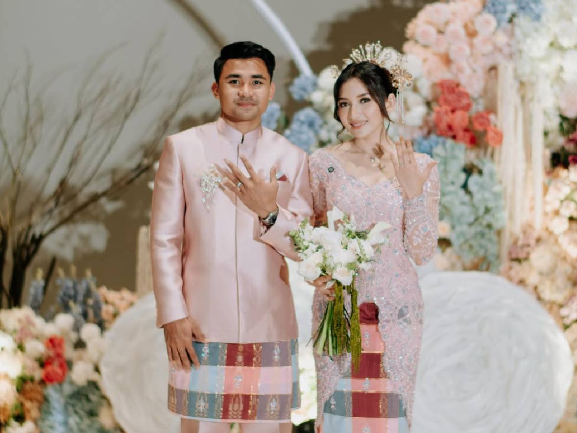 Asnawi Mangkualam Resmi Tunangan dengan Yuriska Patricia, Bawa Seserahan Bola!