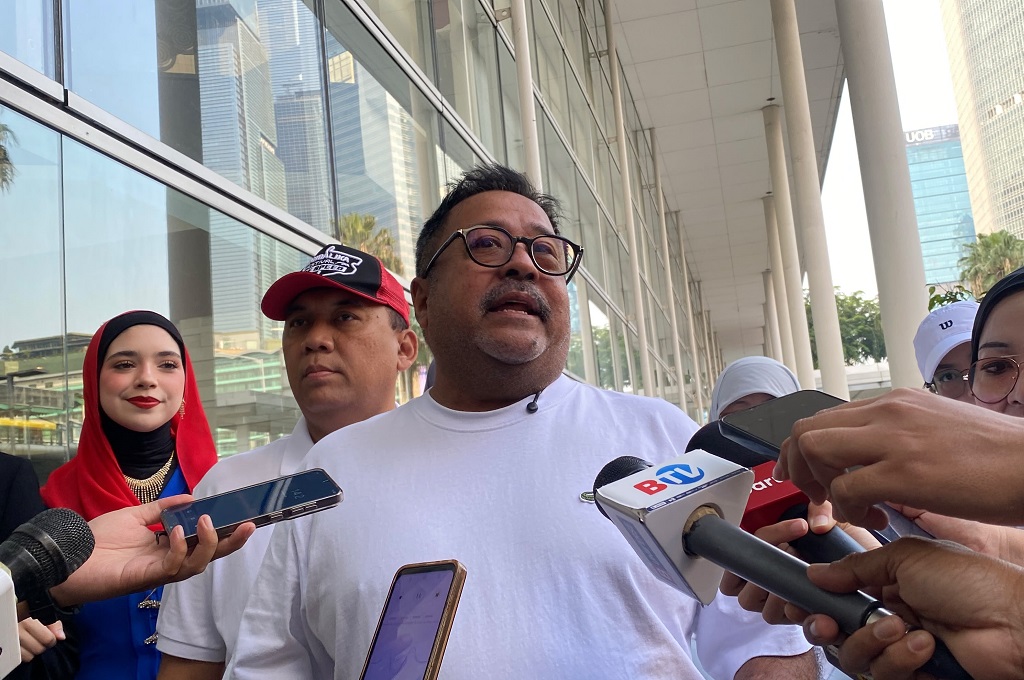 Rano Karno Terharu Lihat Budaya Antre Warga Jakarta yang Makin Disiplin