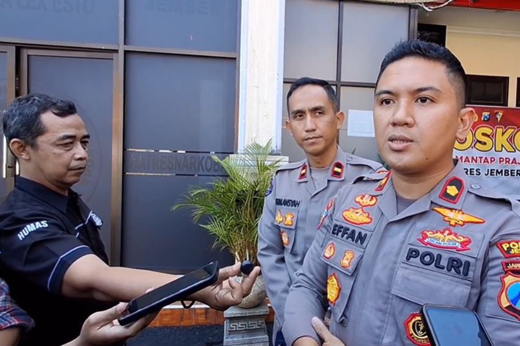 Viral Video Oknum Polisi di Jember Diduga Asyik Konsumsi Sabu