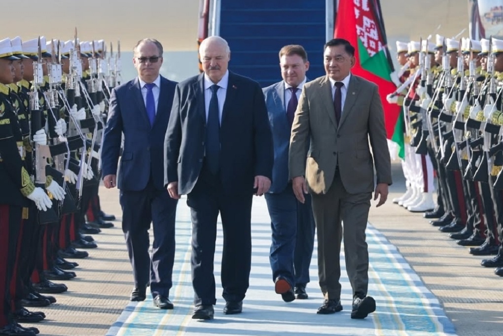 Presiden Belarus Lukashenko Tiba di Indonesia, Bertemu Prabowo Besok