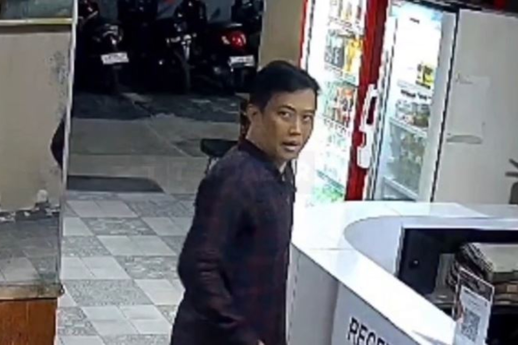 Terekam CCTV, Taufik Hidayat Tersangka Penyekap YTR Kencan dengan Janda di Hotel
