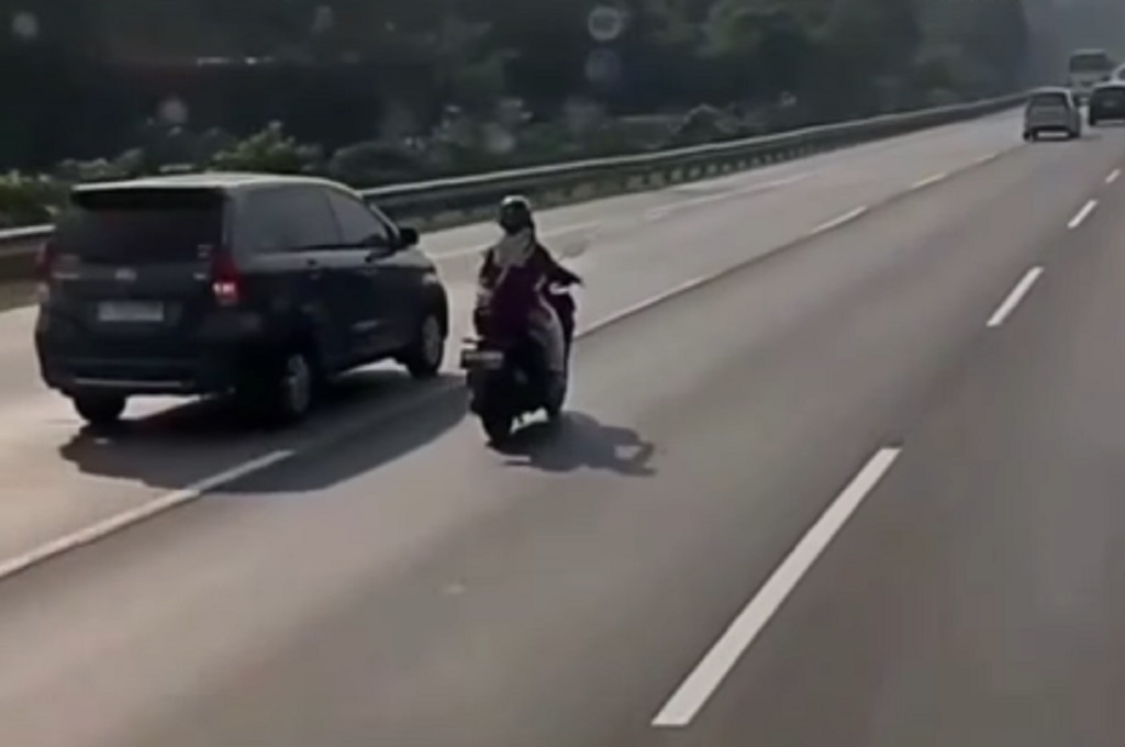 Viral Pemotor Masuk Tol Japek, Nyasar gegara Ikuti Google Maps