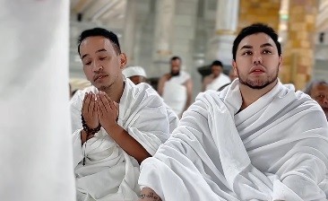 Ruben Onsu Ungkap Momen Tak Terlupakan Umrah Bareng Ivan Gunawan, Bertemu di Depan Ka'bah