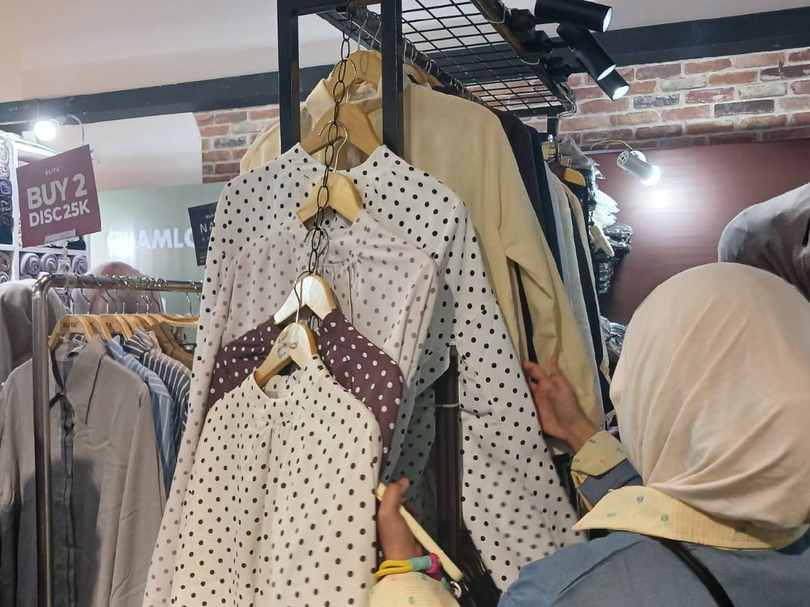 Polkadot hingga Crop Jacket Jadi Tren Fashion Terkini, Cari di Sini!