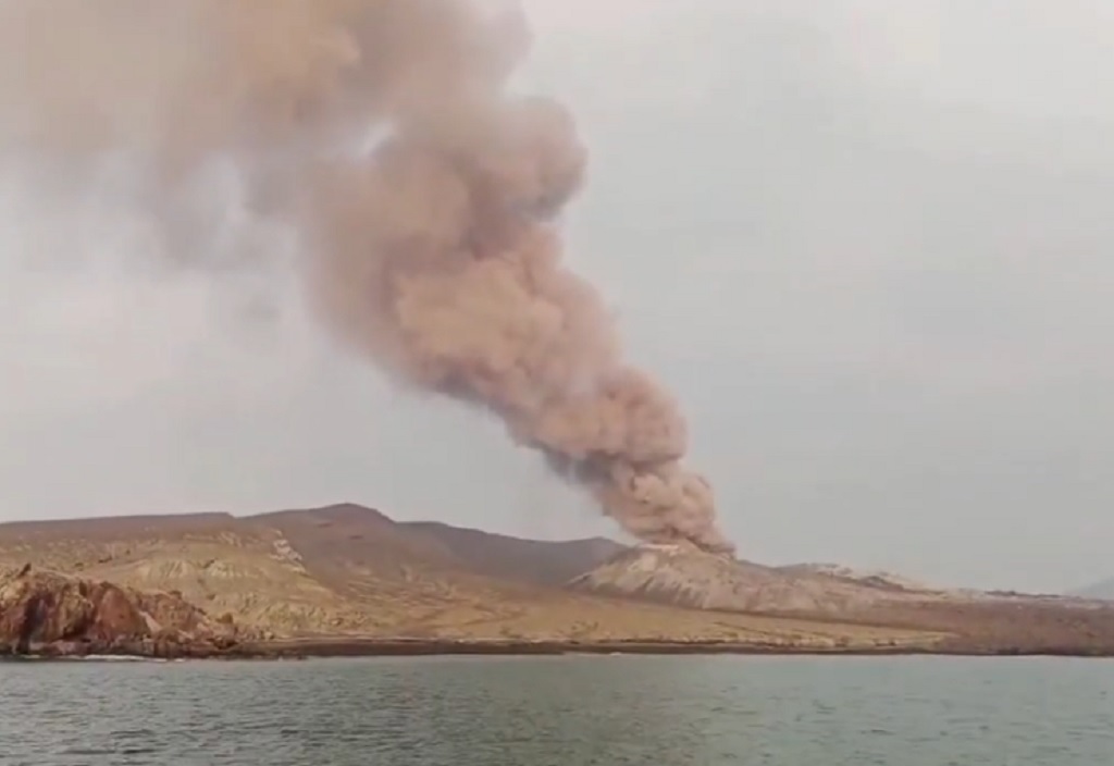 Aktivitas Gunung Anak Krakatau Meningkat Tajam, Warga Diminta Jauhi Radius 3 Km