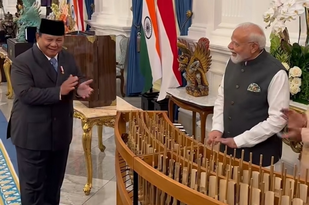 Prabowo Beri Angklung, PM India Narendra Modi Ikut Mainkan Lagu Kuch Kuch Hota Hai