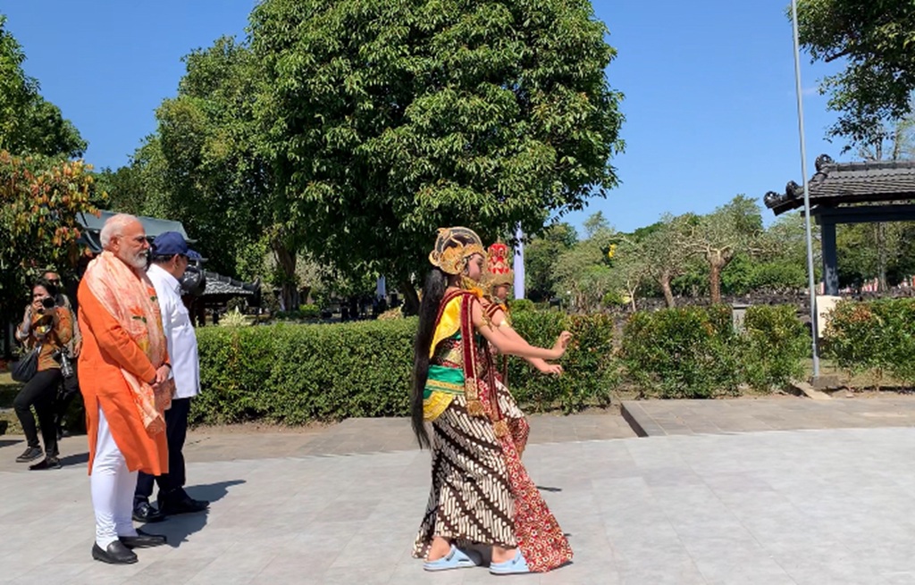 Prabowo dan PM India Narendra Modi Disambut Tari Ramayana di Candi Prambanan