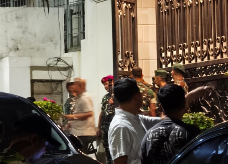 Rumah Jampidsus Febrie Adriansyah Dijaga Ketat Puluhan Personel TNI, Ada Apa?