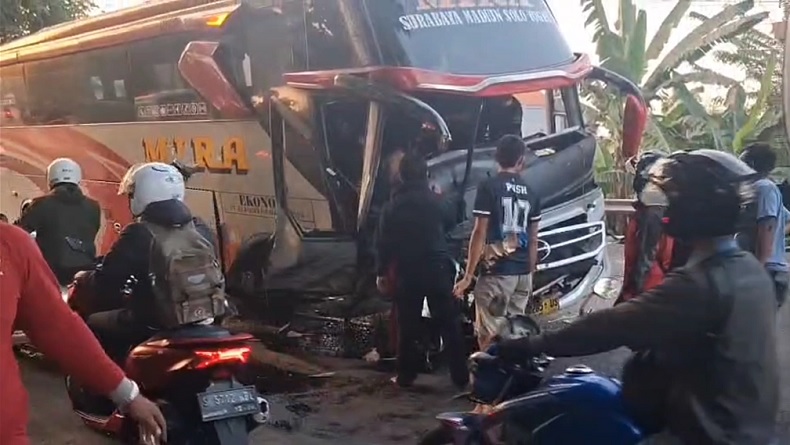 Kernet Ungkap Detik-Detik Menegangkan Tabrakan Maut Bus PO Mira dengan Innova di Sidoarjo