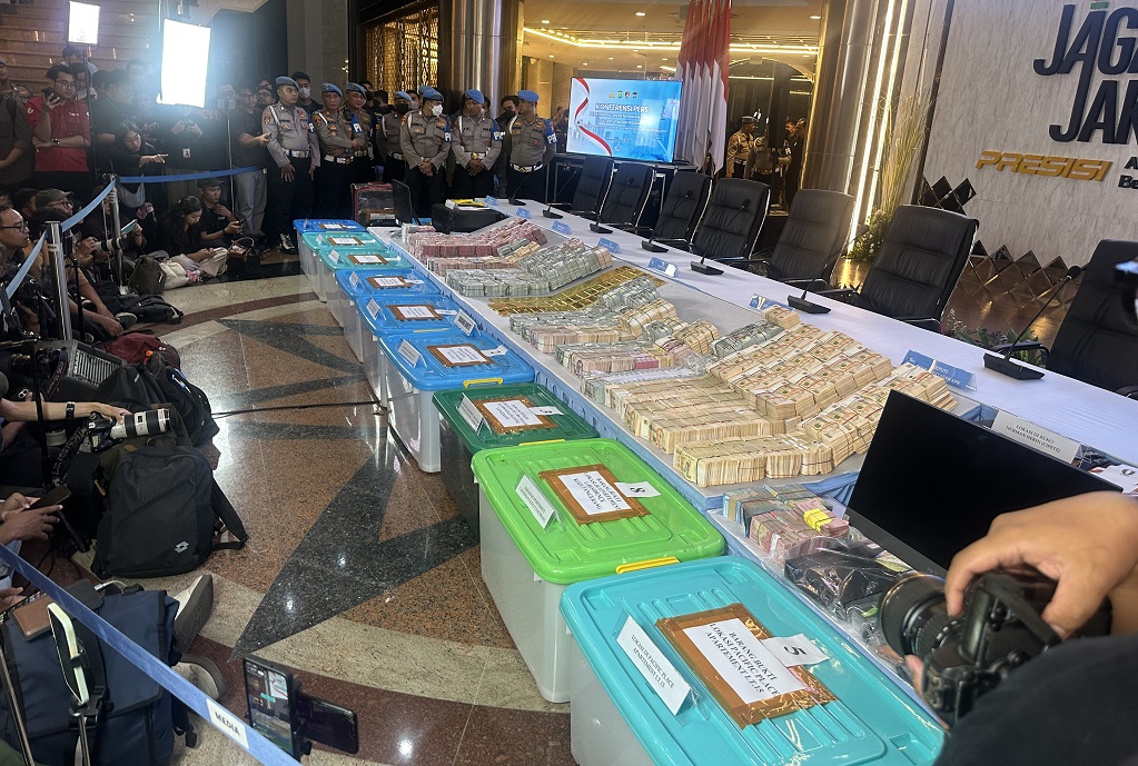Penampakan Emas 74 Kg hingga Uang yang Disita Polisi terkait 3 Kasus Korupsi Besar