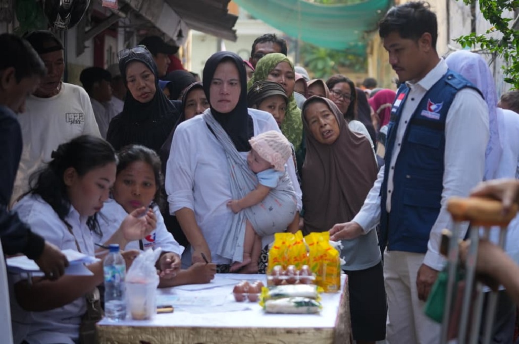Partai Perindo Gelar Program Warung Kita di Kemayoran, Warga Bisa Tebus Sembako Murah
