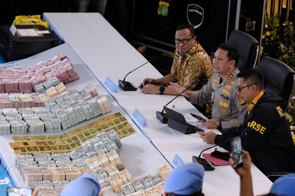 Polisi Belum Tetapkan Tersangka 3 Kasus Korupsi Besar meski Sita Emas 74 Kg hingga Uang