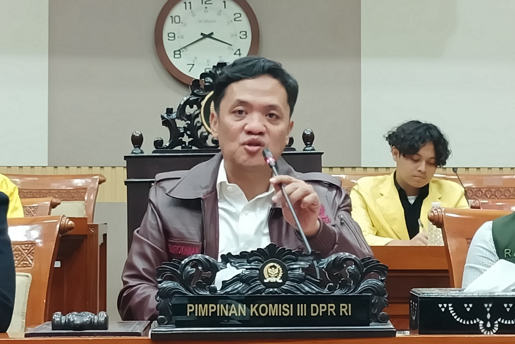 Komisi III DPR Minta Kejagung Bentuk Tim Independen Usut Kasus Eks Jampidsus Febrie