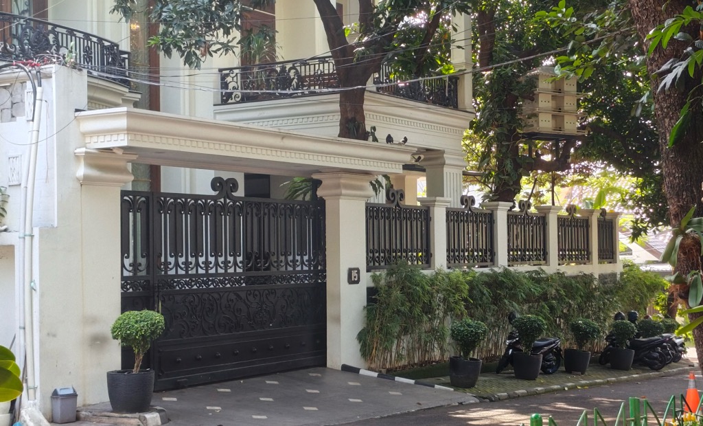 Suasana Rumah Febrie Adriansyah usai Mundur dari Jampidsus, Tak Ada Penjagaan TNI   