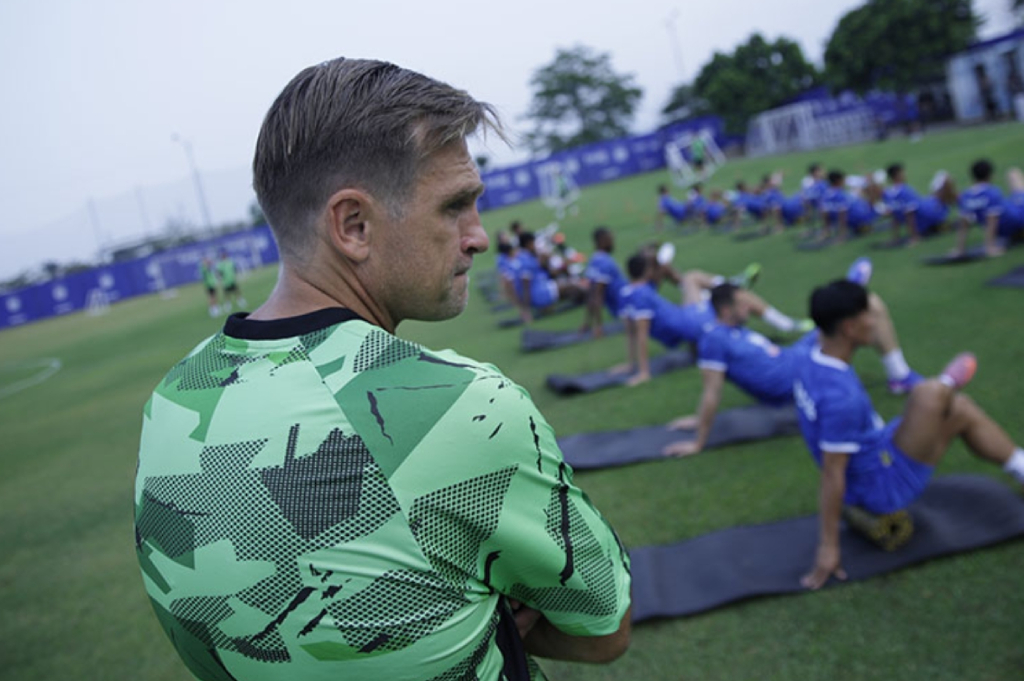Persib Bandung Tancap Gas! Igor Tolic Kumpulkan 22 Pemain, Persiapan Empat Kompetisi Dimulai 
