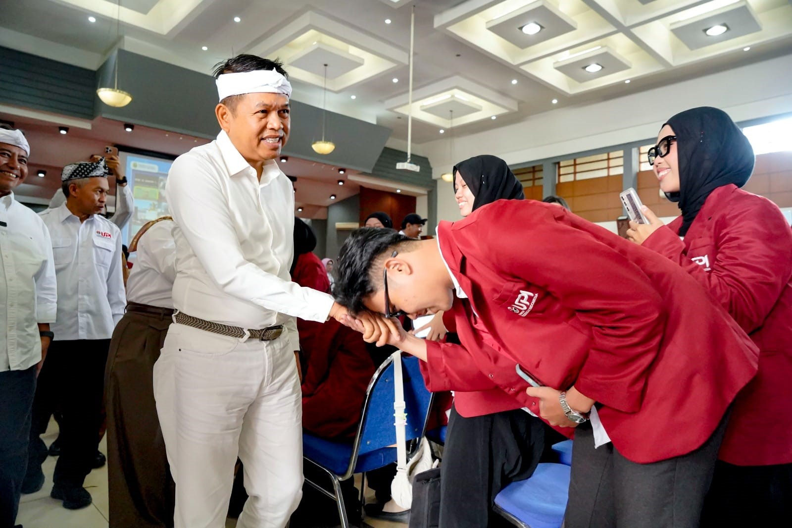 Pemprov Lepas 1.147 Mahasiswa Ikuti Program Probidik Gema Jabar, Bantu Guru Mengajar